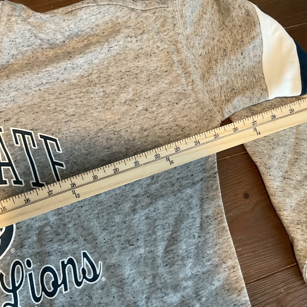 Top of the World Women's Penn State Panel Sleeve Cropped Hoodie Size Large NWT - Picture 8 of 9